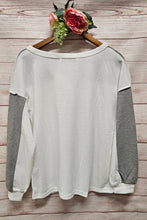 Load image into Gallery viewer, Grey Button Decor Exposed Seam Colorblock Top