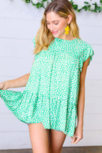 Load image into Gallery viewer, Green Daisy Floral Print Ruffle Tiered Keyhole Top