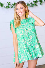 Load image into Gallery viewer, Green Daisy Floral Print Ruffle Tiered Keyhole Top