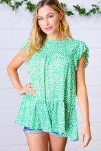 Load image into Gallery viewer, Green Daisy Floral Print Ruffle Tiered Keyhole Top