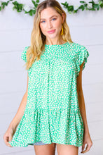 Load image into Gallery viewer, Green Daisy Floral Print Ruffle Tiered Keyhole Top