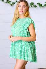Load image into Gallery viewer, Green Daisy Floral Print Ruffle Tiered Keyhole Top