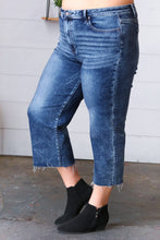 Load image into Gallery viewer, Dark Blue Raw Hem Cropped Denim Jeans