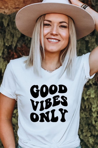T-Shirt White / S Good Vibes Only Graphic Tee